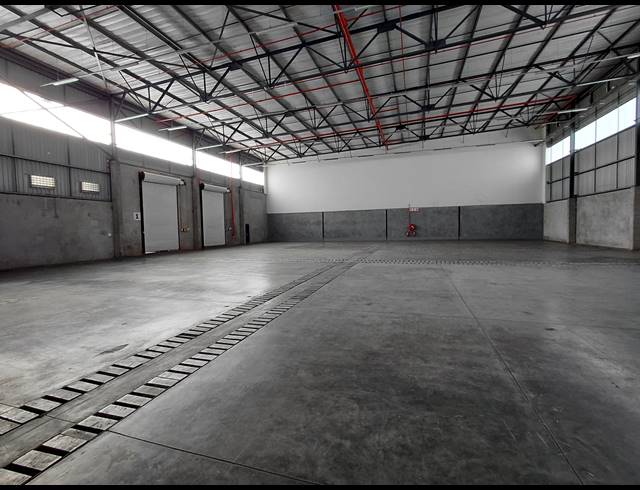 927M² WAREHOUSE TO LET IN POMONA